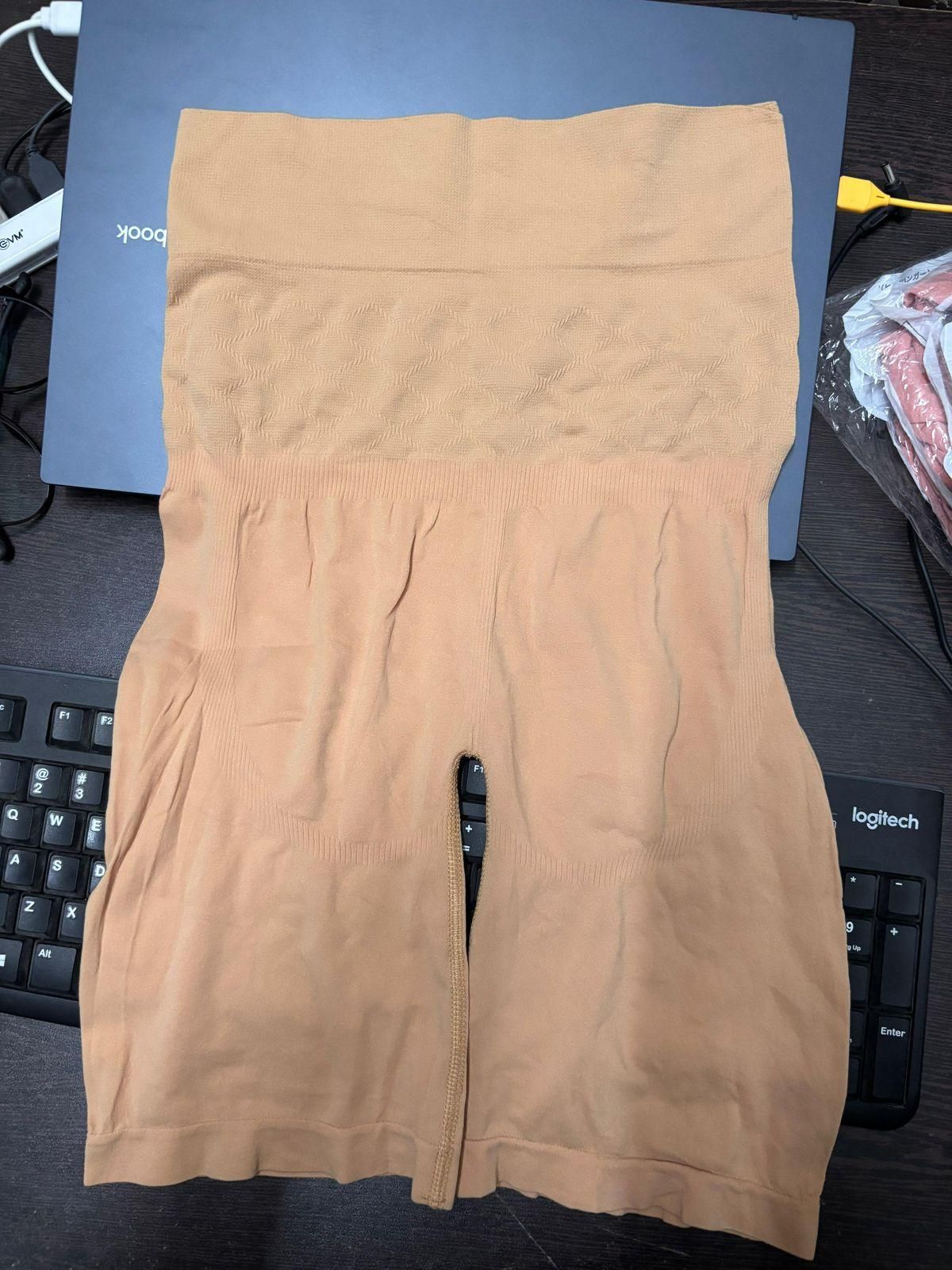 4-in-1 Shaper – Quick Slim Shape Wear for Tummy, Back, Thighs & Hips – Black